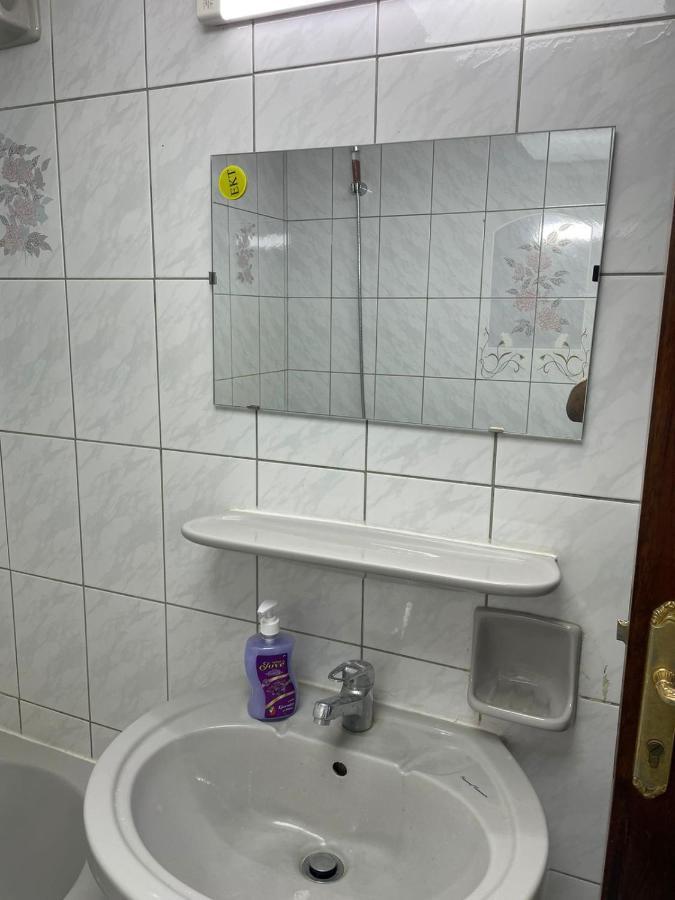 Brand New Boys Hostel 5 Min Walk From Burjuman Metro Station Exit-4 With All Brand New Furnishings & Free Facilities Dubai Eksteriør billede
