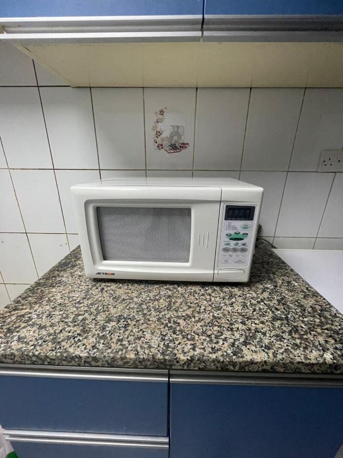Brand New Boys Hostel 5 Min Walk From Burjuman Metro Station Exit-4 With All Brand New Furnishings & Free Facilities Dubai Eksteriør billede