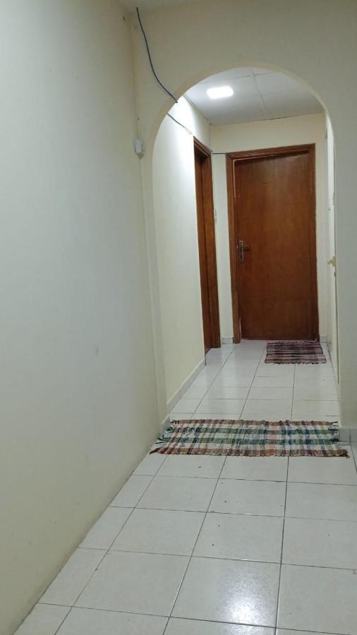 Brand New Boys Hostel 5 Min Walk From Burjuman Metro Station Exit-4 With All Brand New Furnishings & Free Facilities Dubai Eksteriør billede